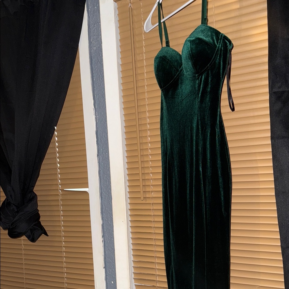 Elegant Green Velvet Dress